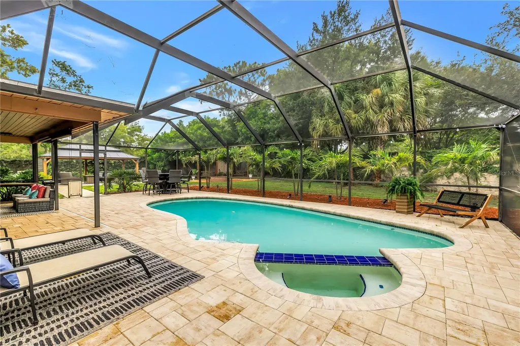 10210 95th Street Seminole FL 33777