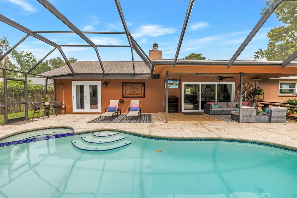 10210 95th Street Seminole FL 33777