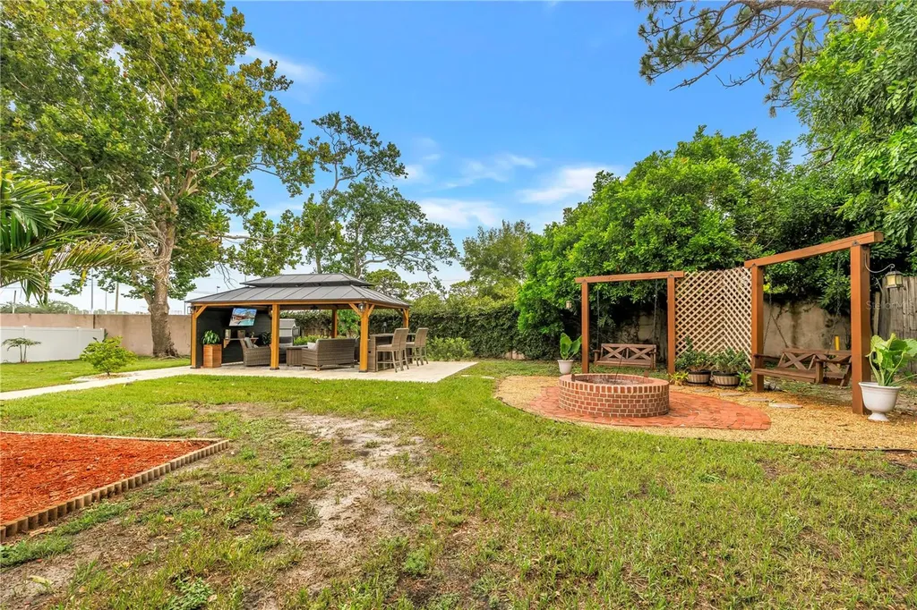 10210 95th Street Seminole FL 33777