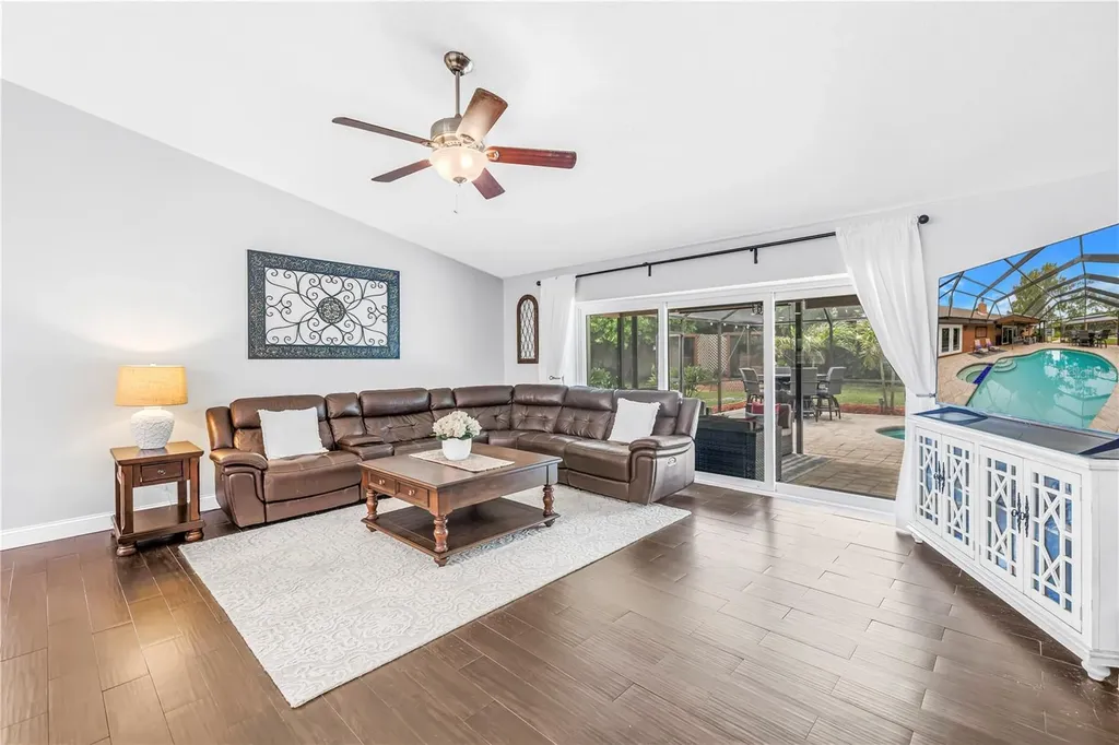 10210 95th Street Seminole FL 33777
