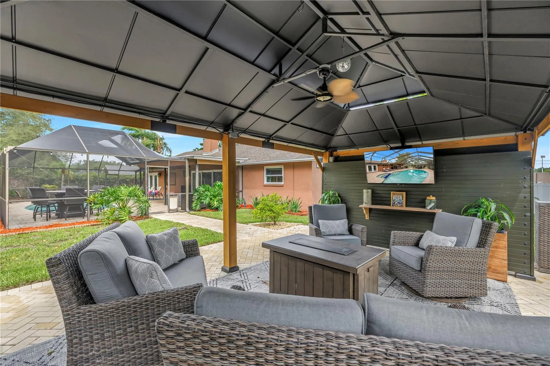 10210 95th Street Seminole FL 33777