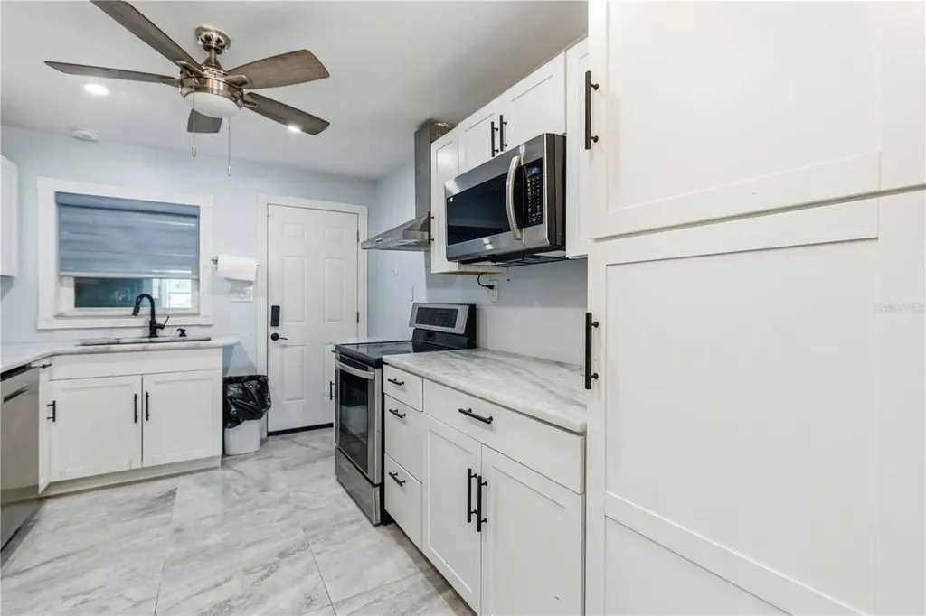 3706 Old Bradenton Road Sarasota FL 34234