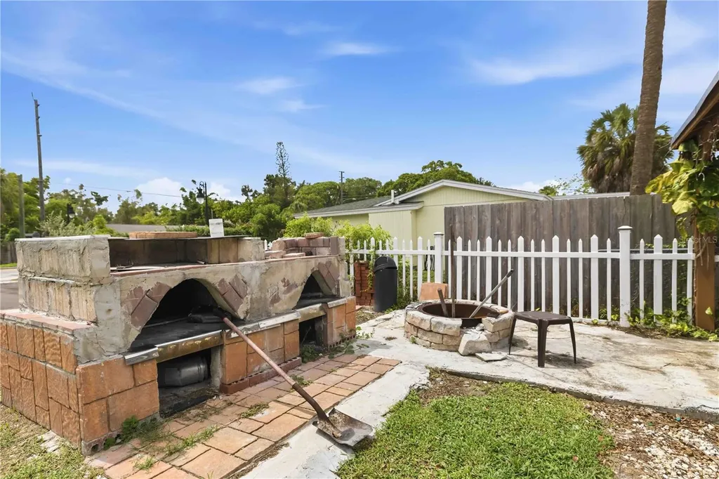 3706 Old Bradenton Road Sarasota FL 34234