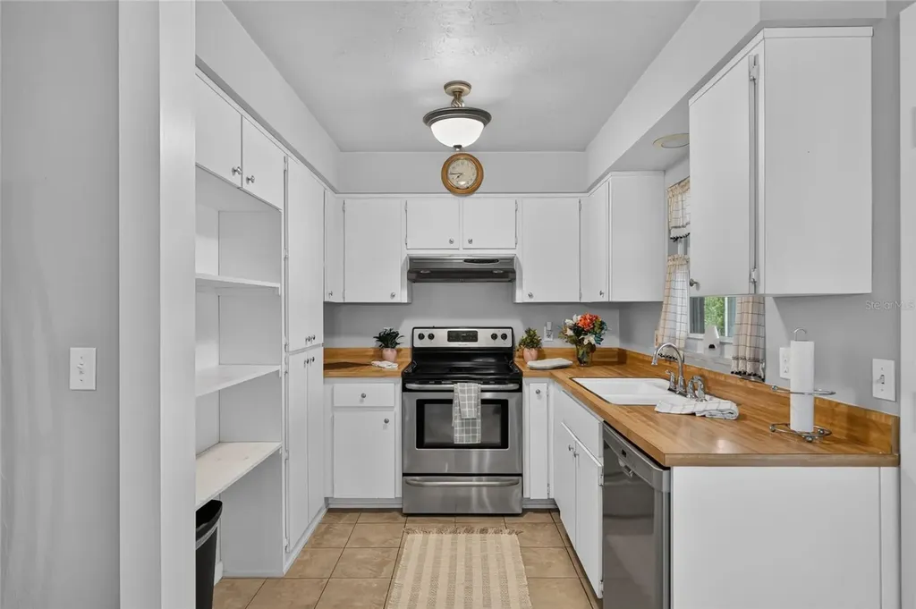3705 N Honeylocust Drive Beverly Hills FL 34465