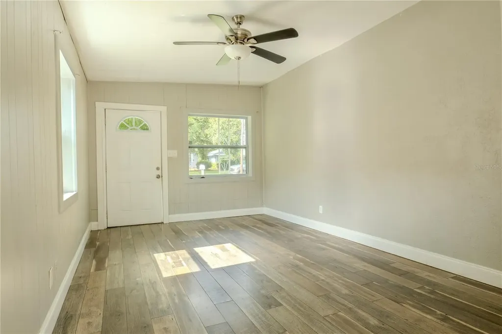 2553 18th Avenue N St Petersburg FL 33713
