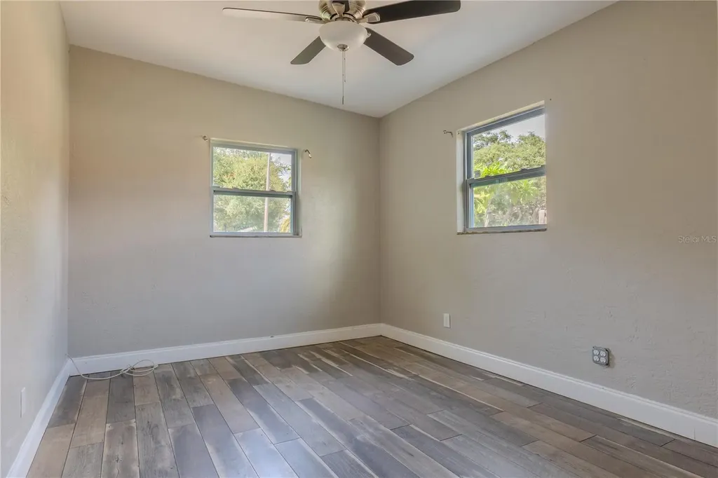2553 18th Avenue N St Petersburg FL 33713