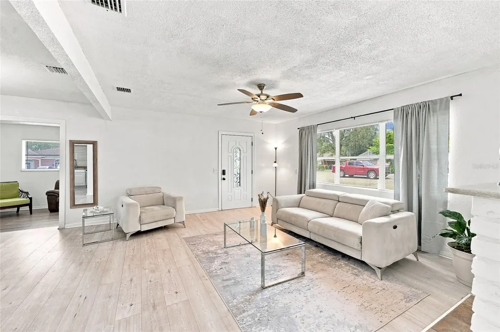 4015 River Hills Drive Tampa FL 33617