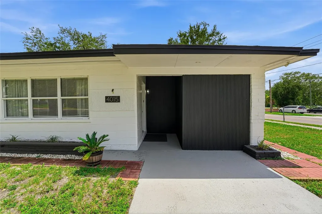 4015 River Hills Drive Tampa FL 33617