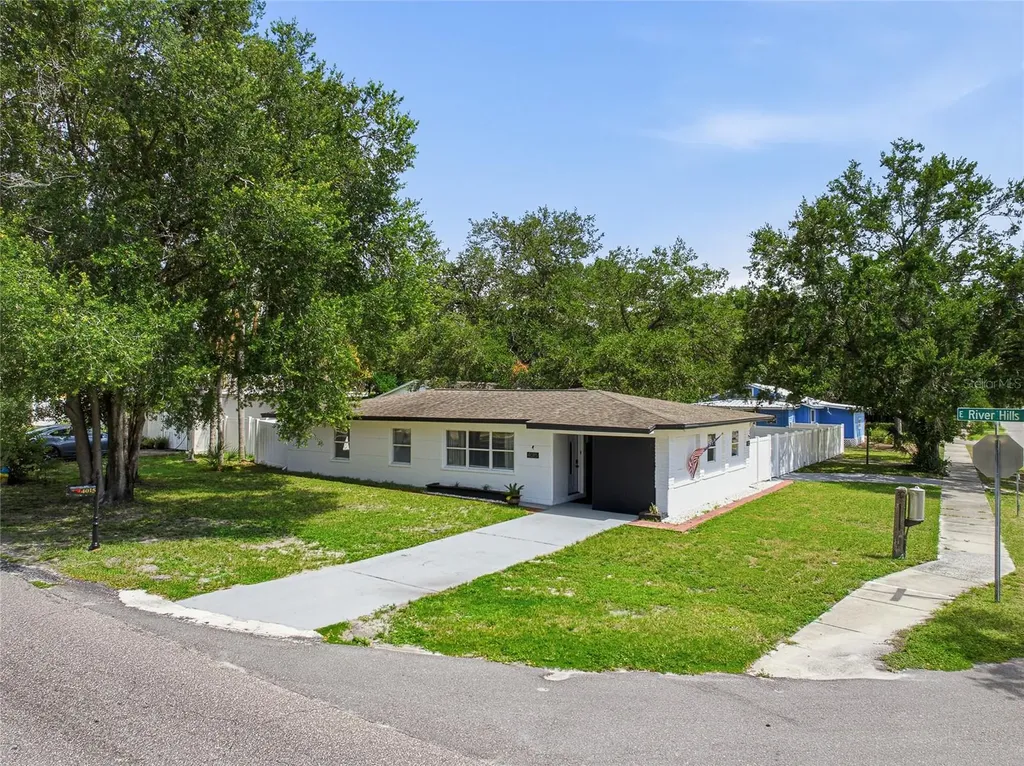 4015 River Hills Drive Tampa FL 33617