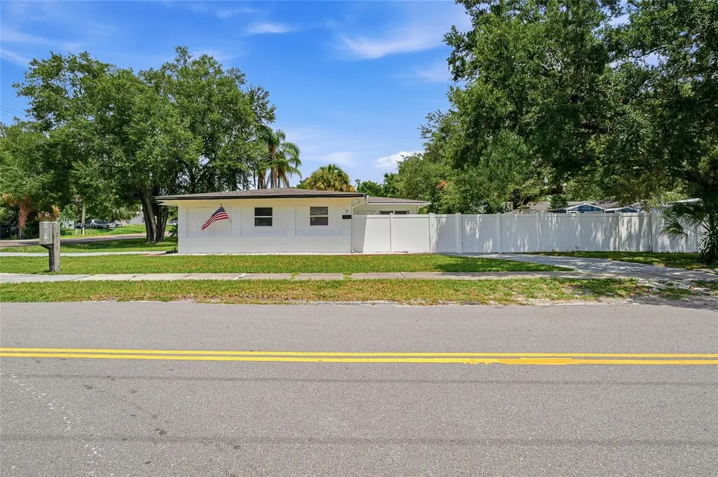 4015 River Hills Drive Tampa FL 33617
