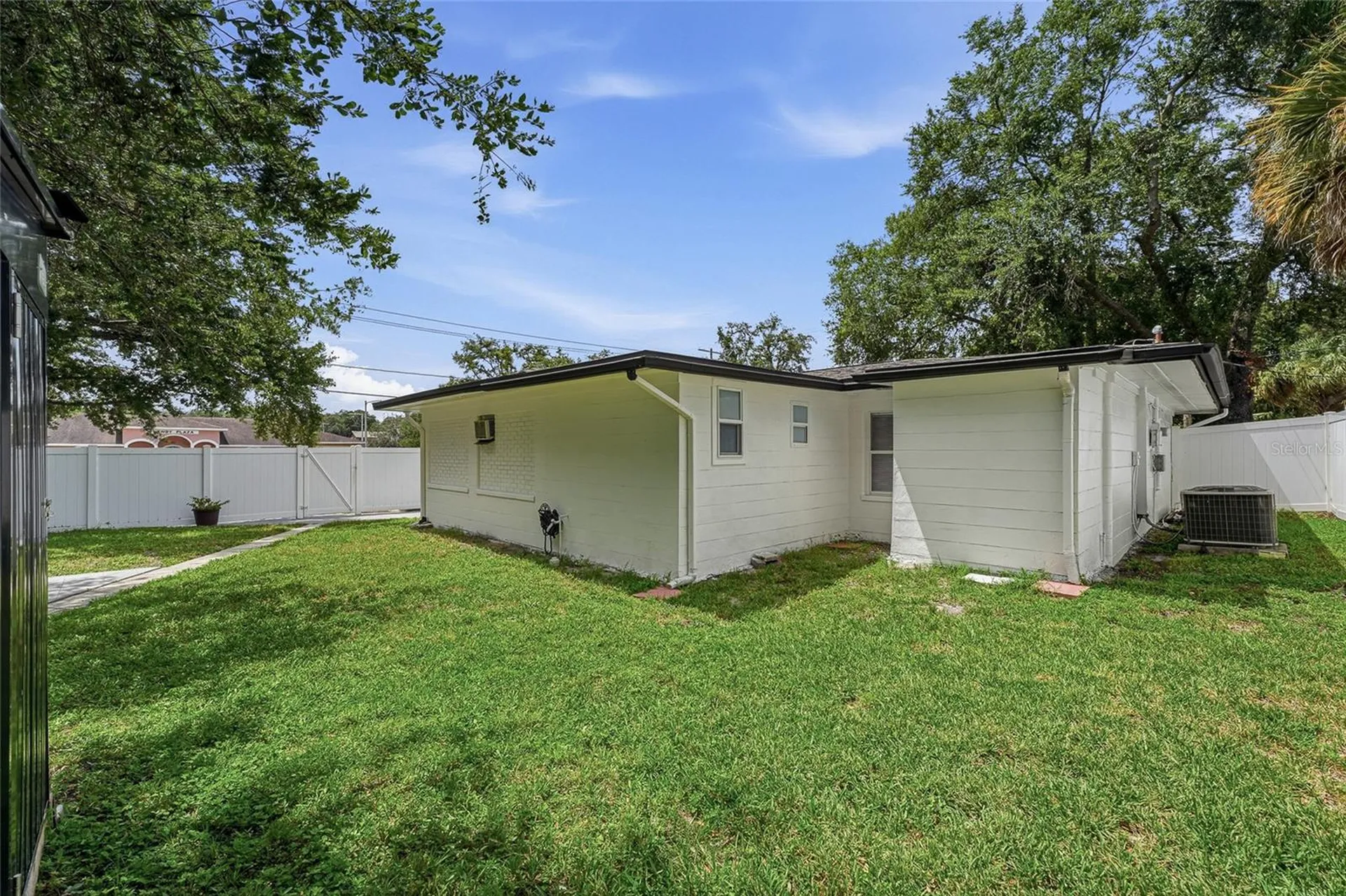 4015 River Hills Drive Tampa FL 33617