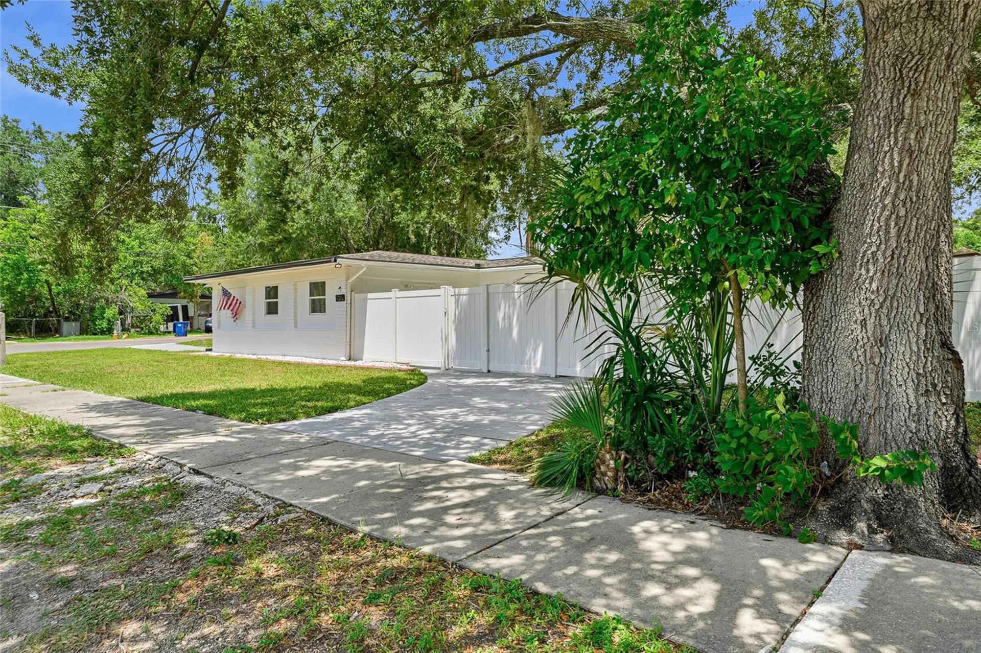 4015 River Hills Drive Tampa FL 33617