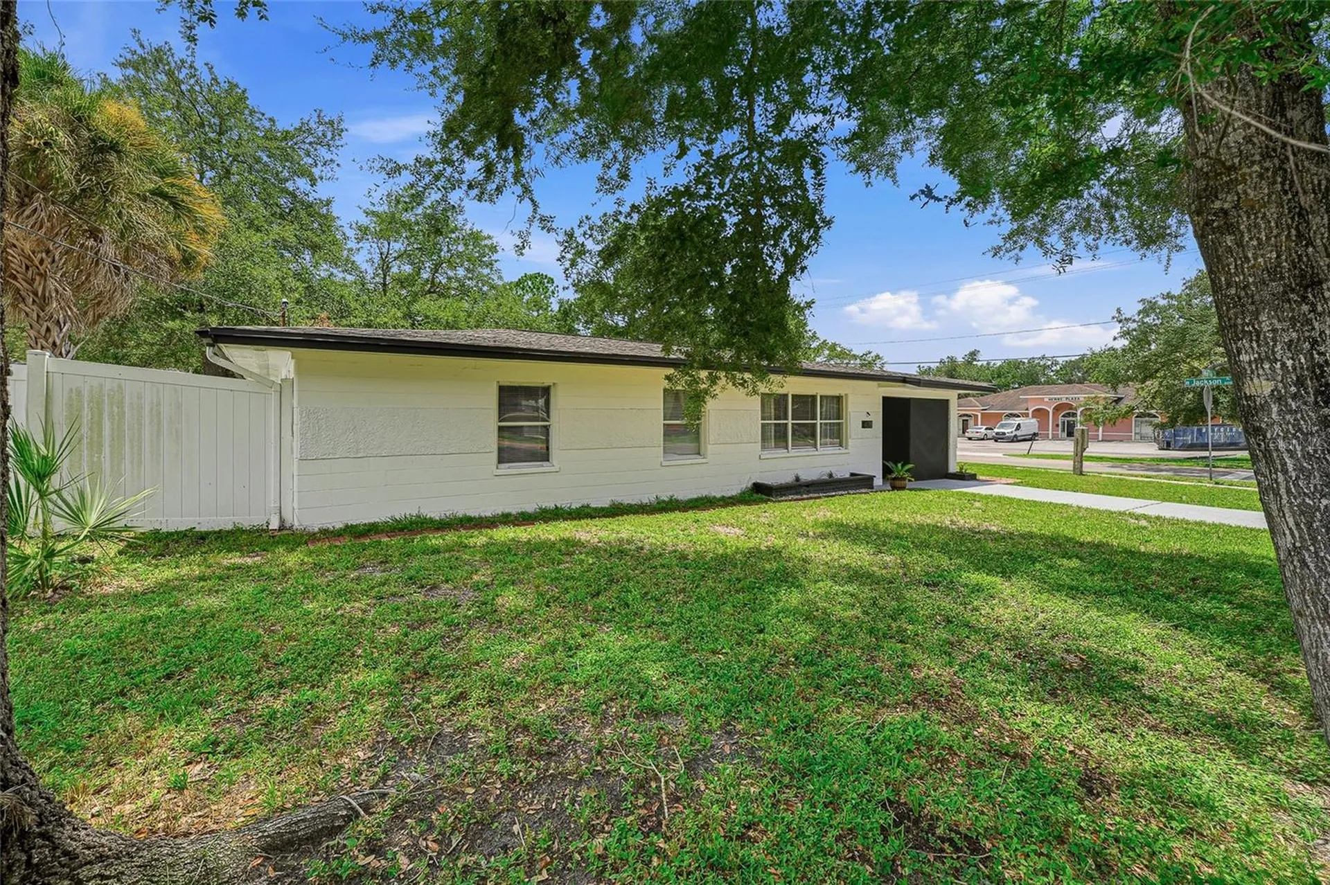 4015 River Hills Drive Tampa FL 33617