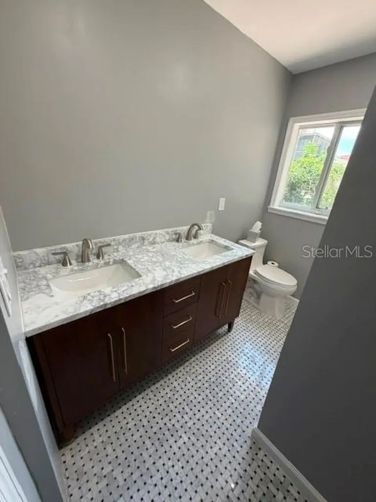 1009 E Marks Street Orlando FL 32803