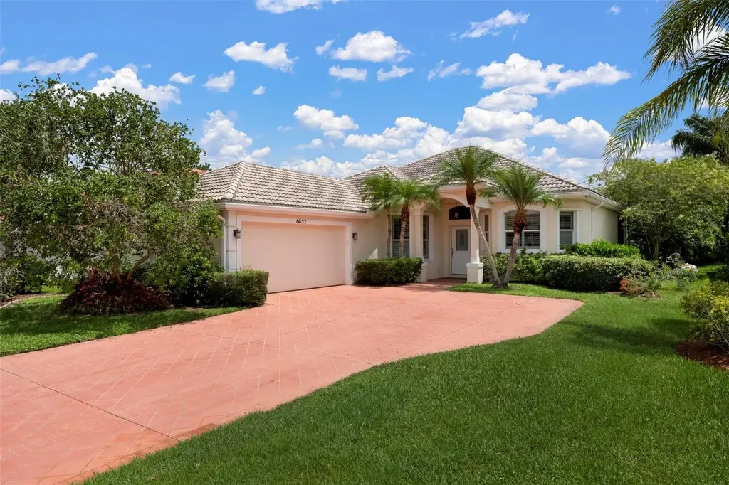 6852 Sagebrush Circle Sarasota FL 34243