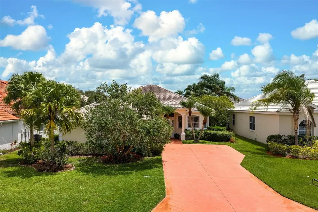 6852 Sagebrush Circle Sarasota FL 34243