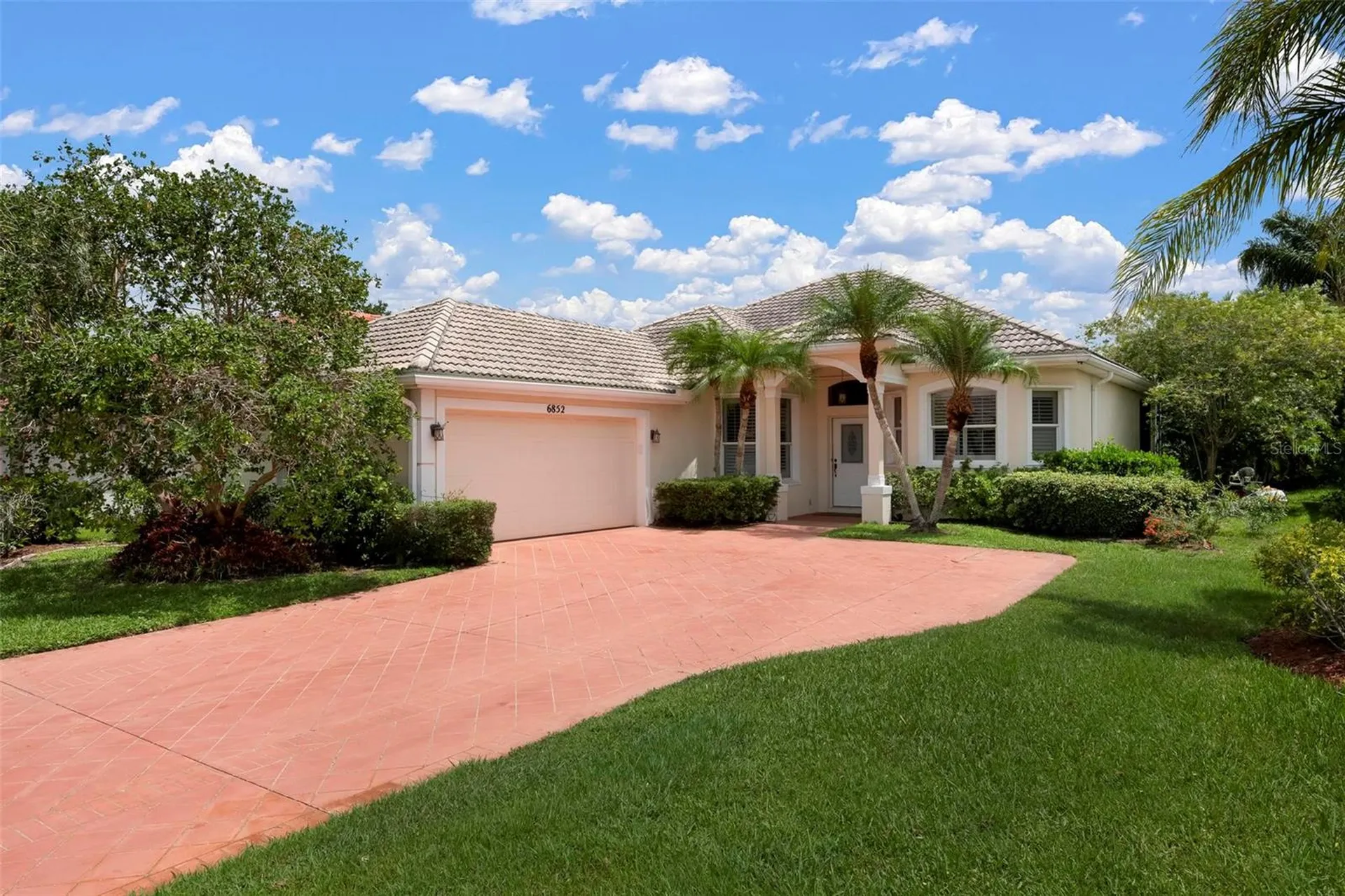 6852 Sagebrush Circle Sarasota FL 34243
