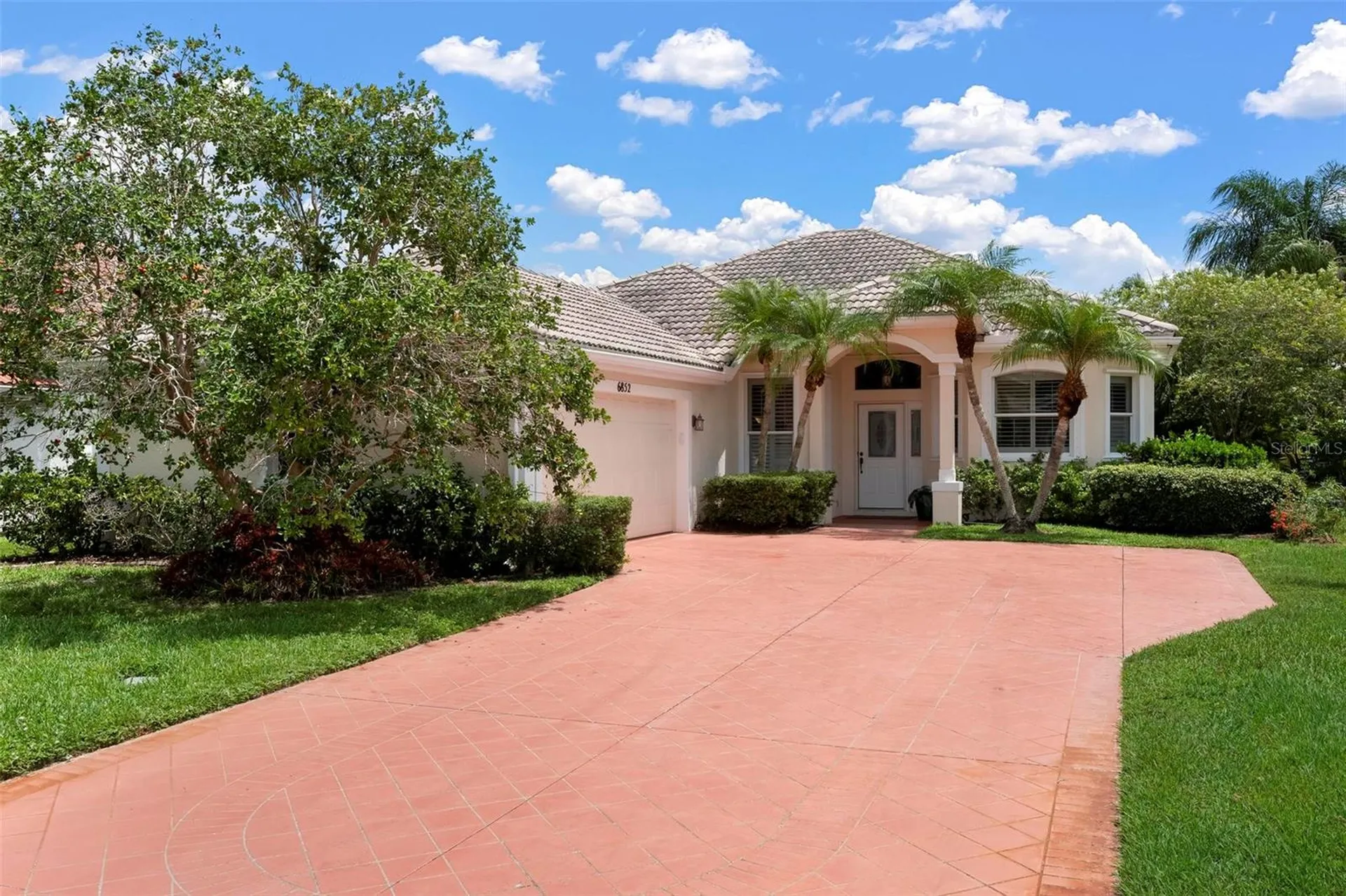 6852 Sagebrush Circle Sarasota FL 34243