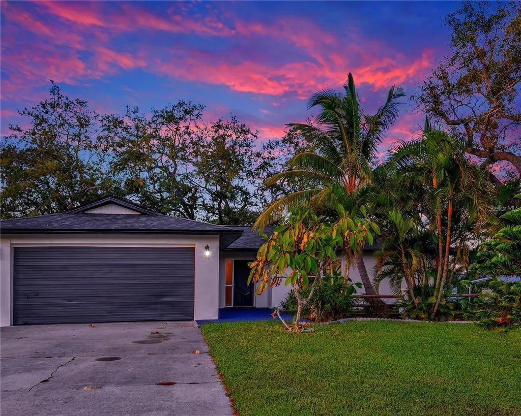 1414 Gulf Road Tarpon Springs FL 34689