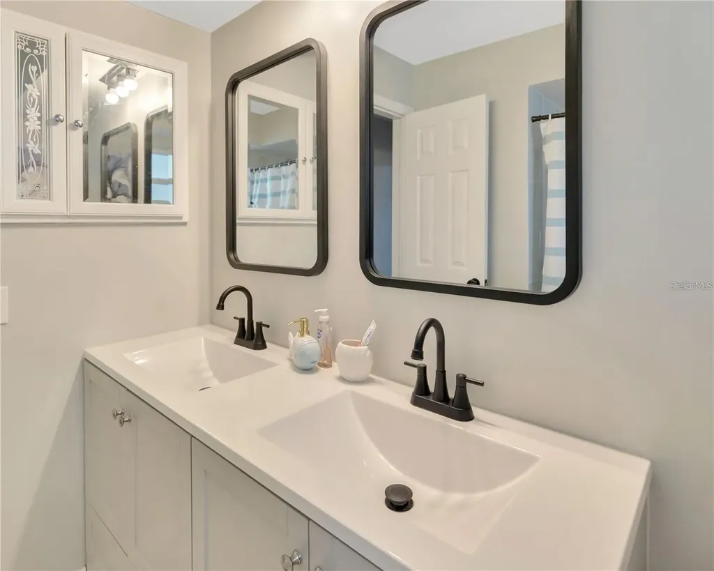1414 Gulf Road Tarpon Springs FL 34689