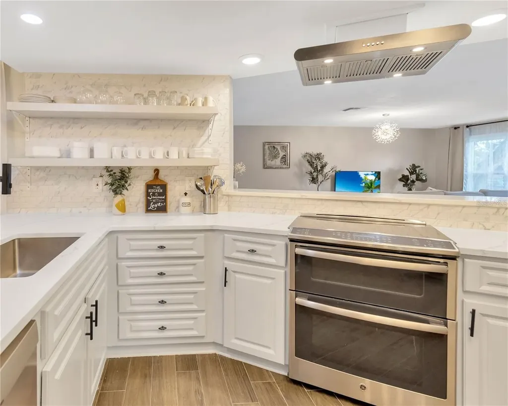 1414 Gulf Road Tarpon Springs FL 34689
