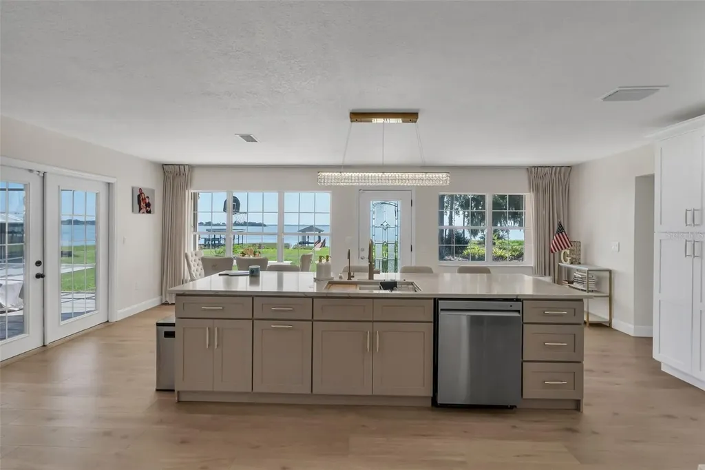 606 N Shore Drive Leesburg FL 34748