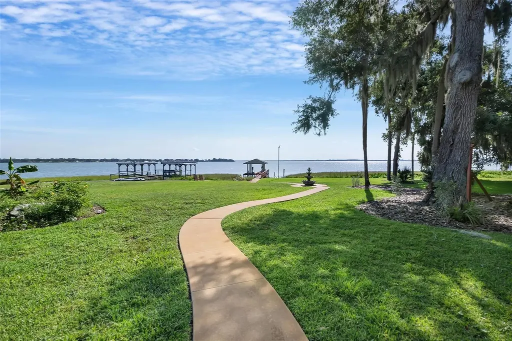 606 N Shore Drive Leesburg FL 34748