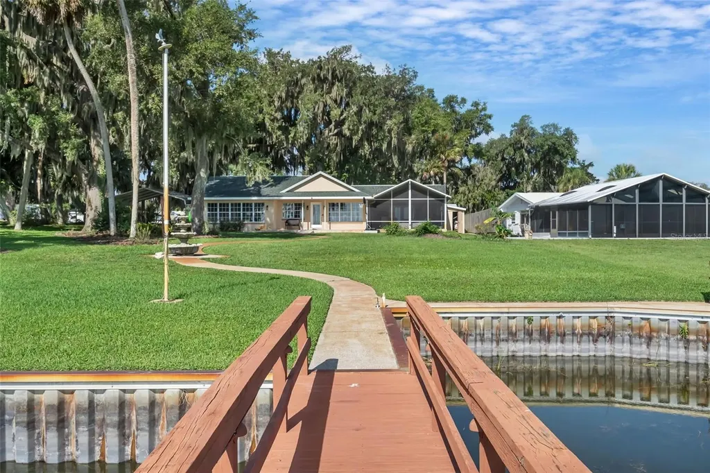 606 N Shore Drive Leesburg FL 34748