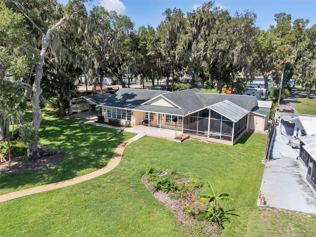 606 N Shore Drive Leesburg FL 34748