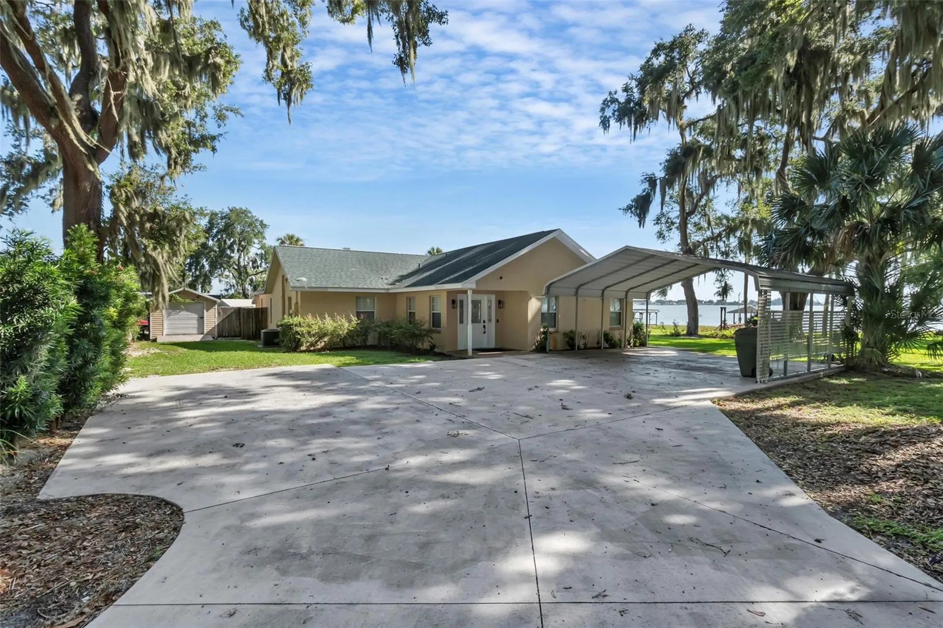 606 N Shore Drive Leesburg FL 34748