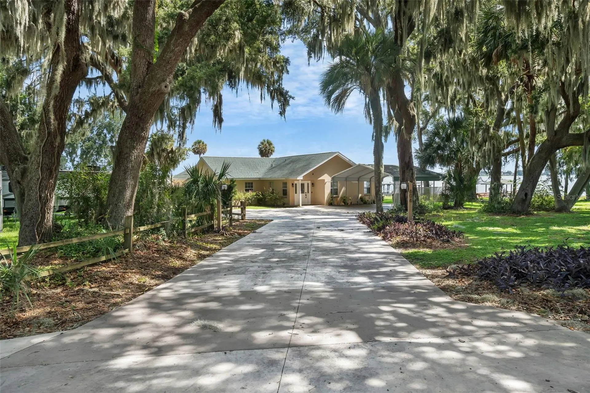606 N Shore Drive Leesburg FL 34748
