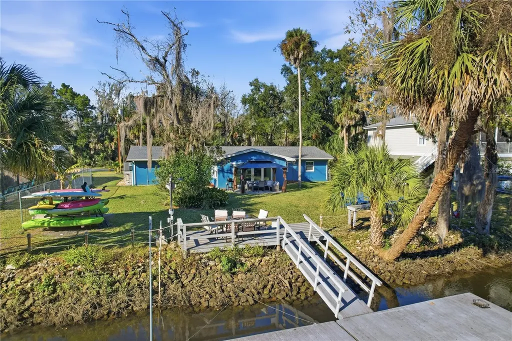 3619 N Suwannee Point Crystal River FL 34428