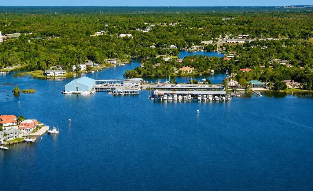 3619 N Suwannee Point Crystal River FL 34428