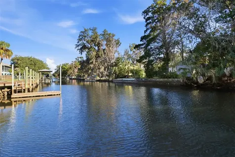 3619 N Suwannee Point Crystal River FL 34428