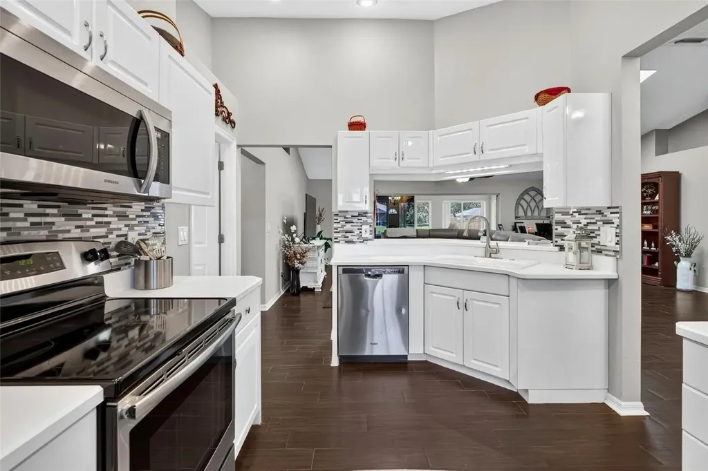31 Old Sunbeam Drive South Daytona FL 32119
