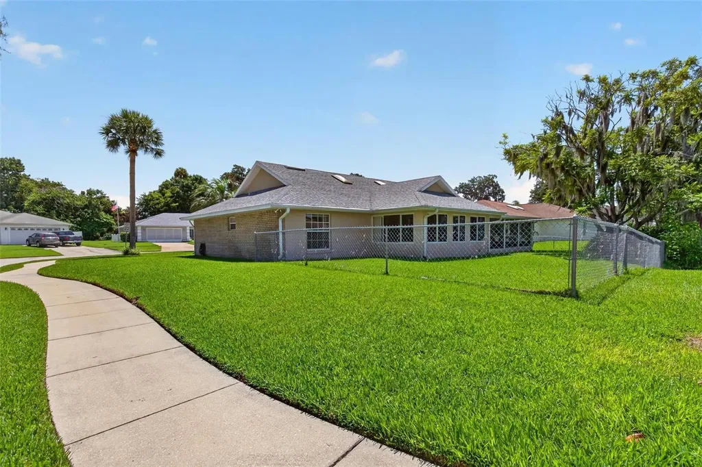 31 Old Sunbeam Drive South Daytona FL 32119