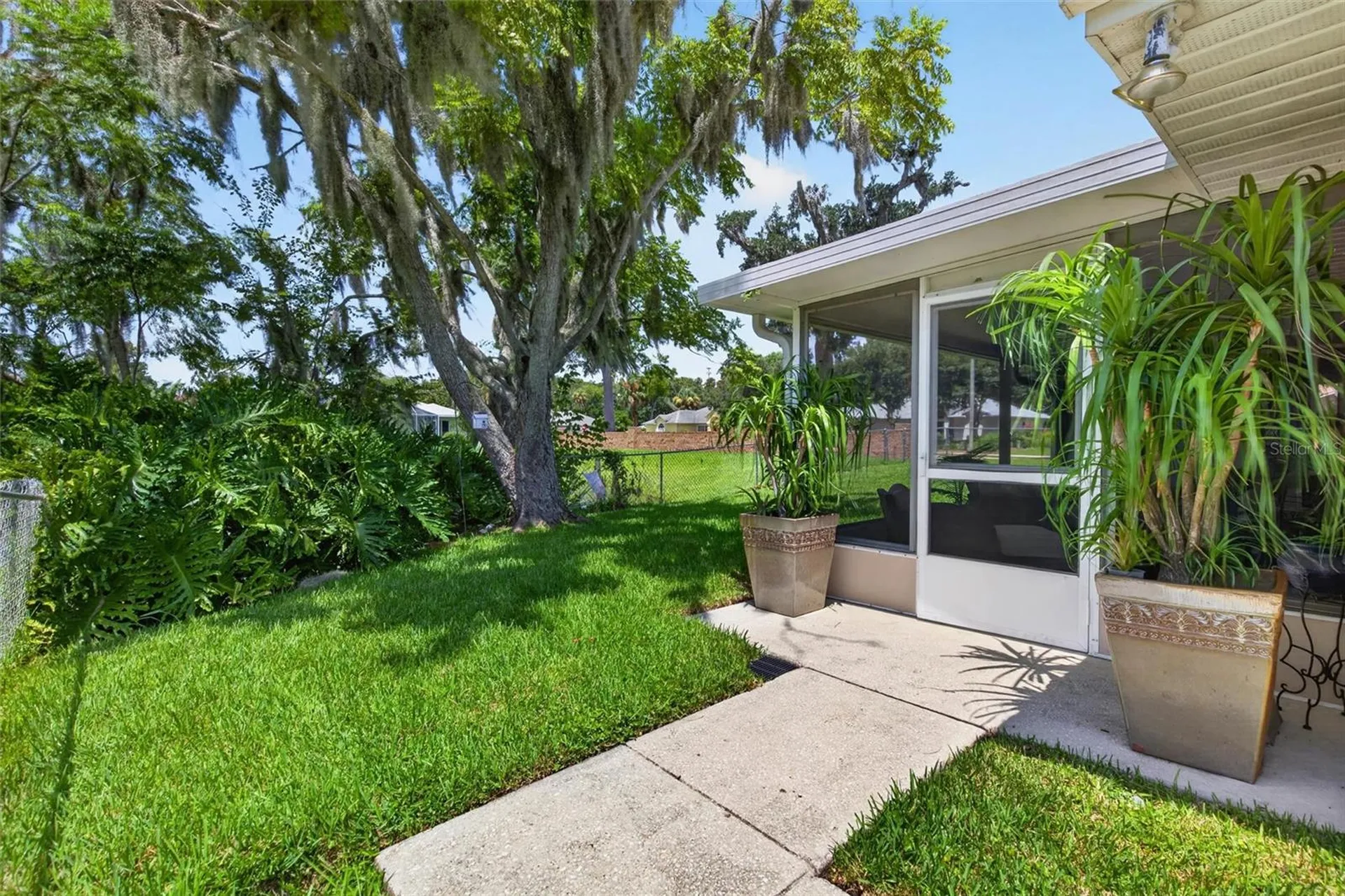 31 Old Sunbeam Drive South Daytona FL 32119