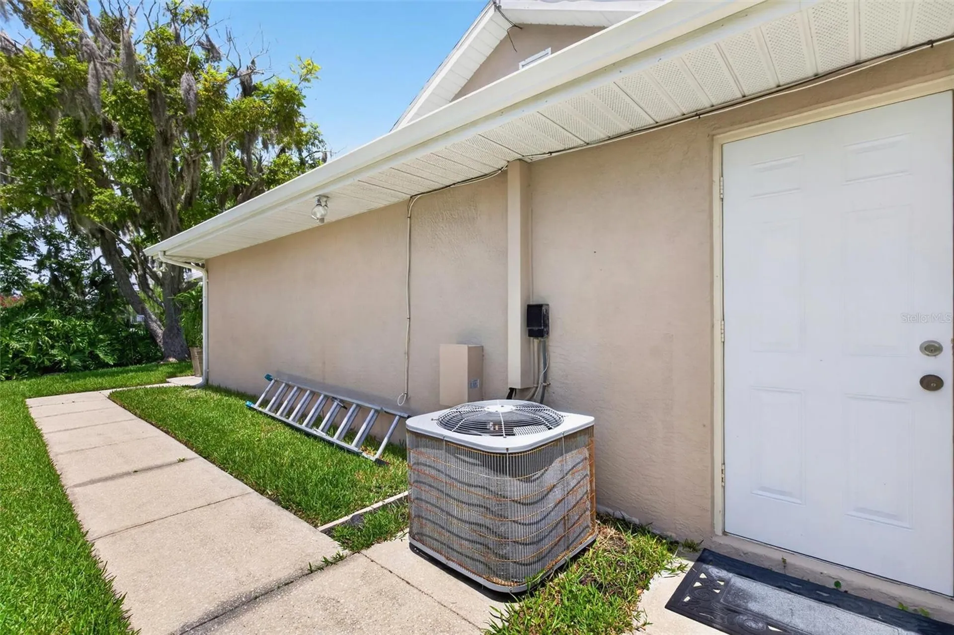 31 Old Sunbeam Drive South Daytona FL 32119