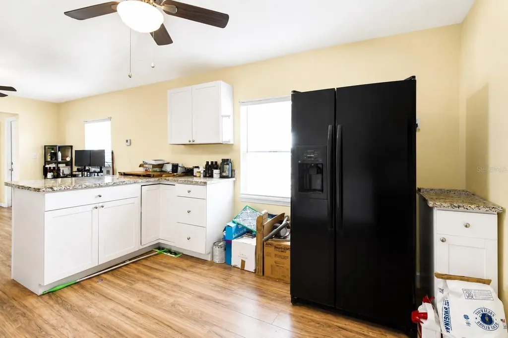 5811 11th Street Zephyrhills FL 33542