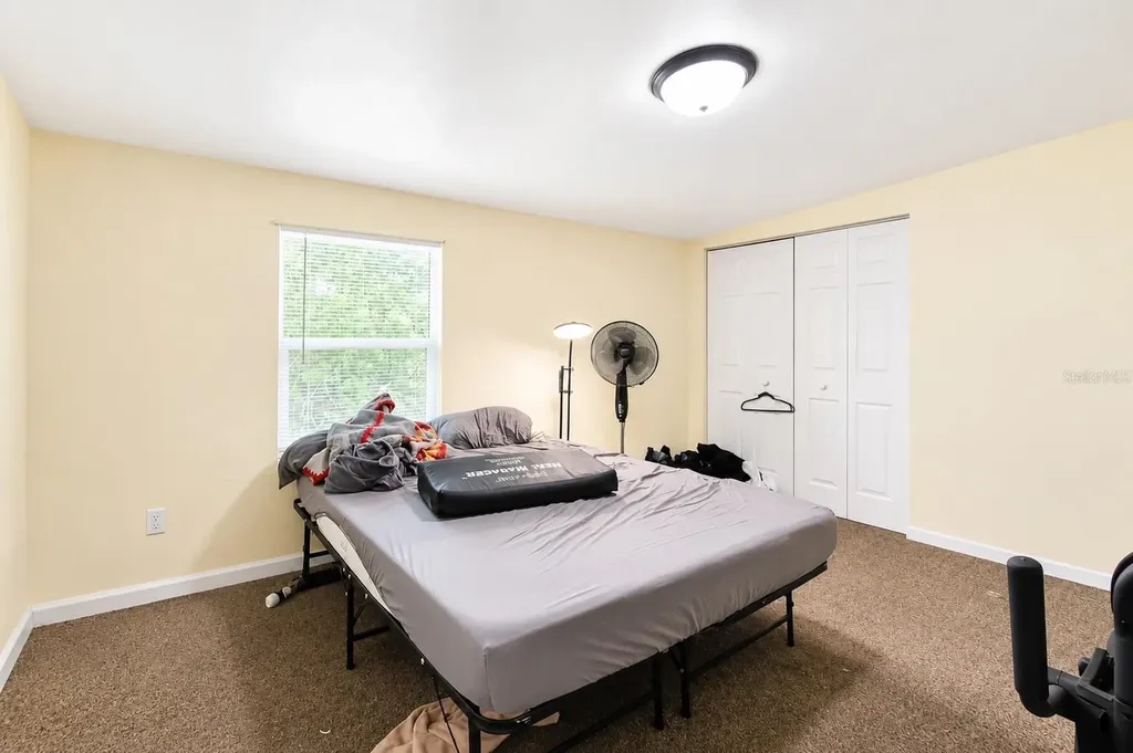 5811 11th Street Zephyrhills FL 33542