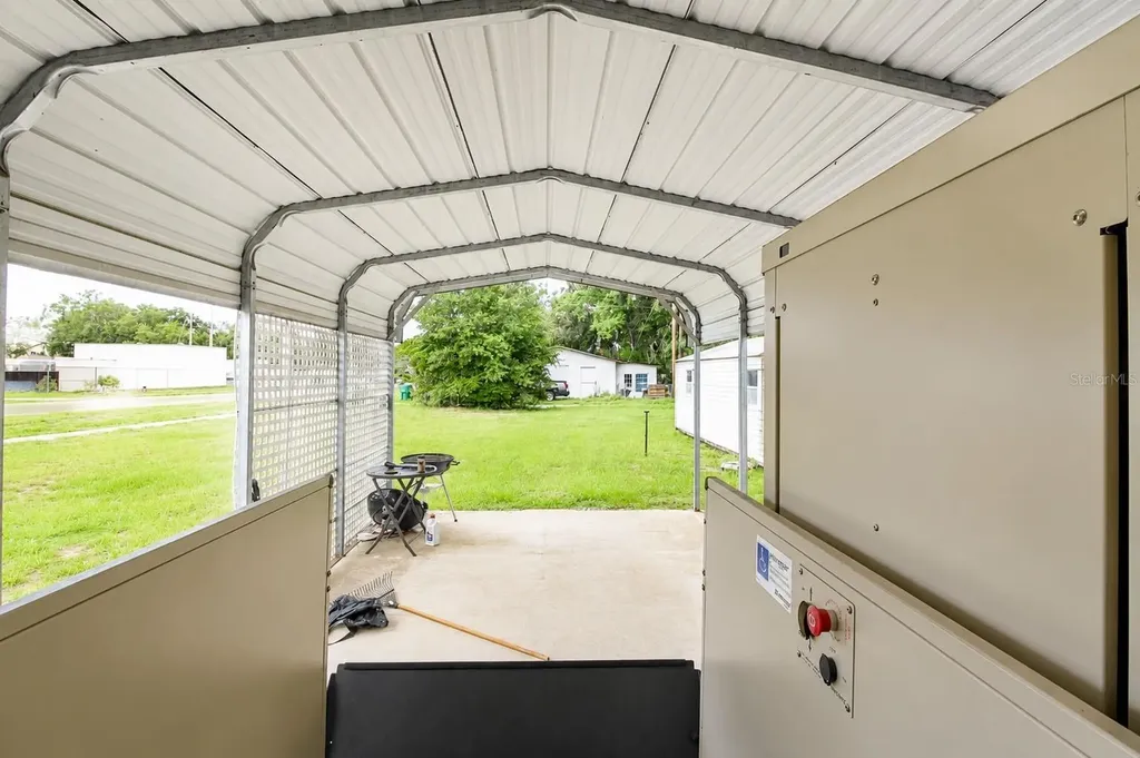 5811 11th Street Zephyrhills FL 33542