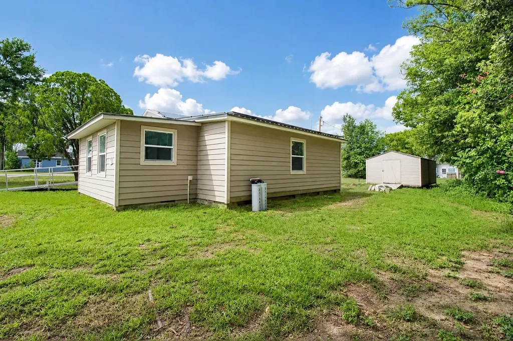 5811 11th Street Zephyrhills FL 33542