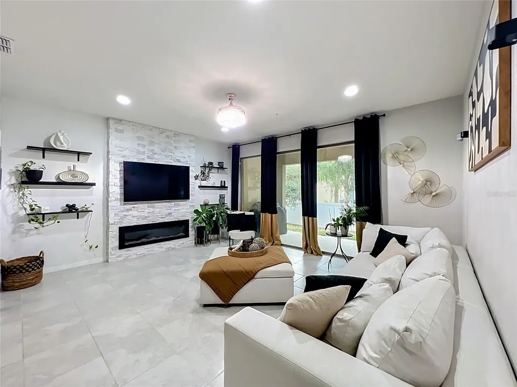 1084 Pavia Drive Apopka FL 32703