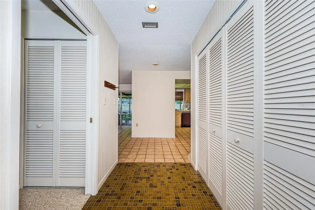 11794 96th Place Seminole FL 33772