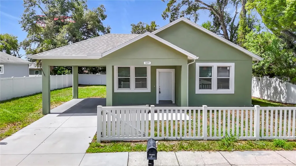 509 E Lake Avenue Tampa FL 33603