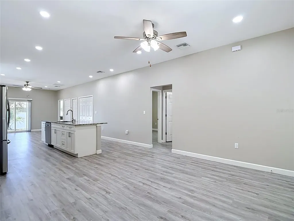 509 E Lake Avenue Tampa FL 33603