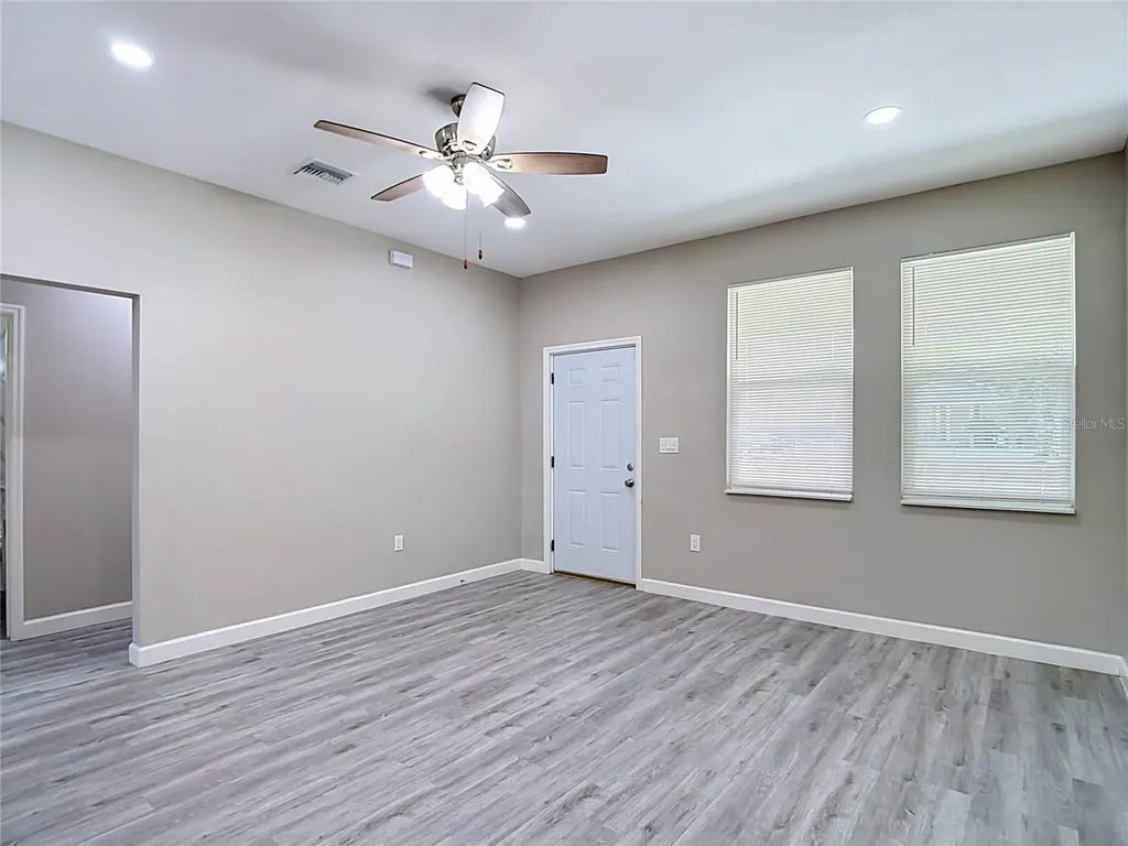 509 E Lake Avenue Tampa FL 33603