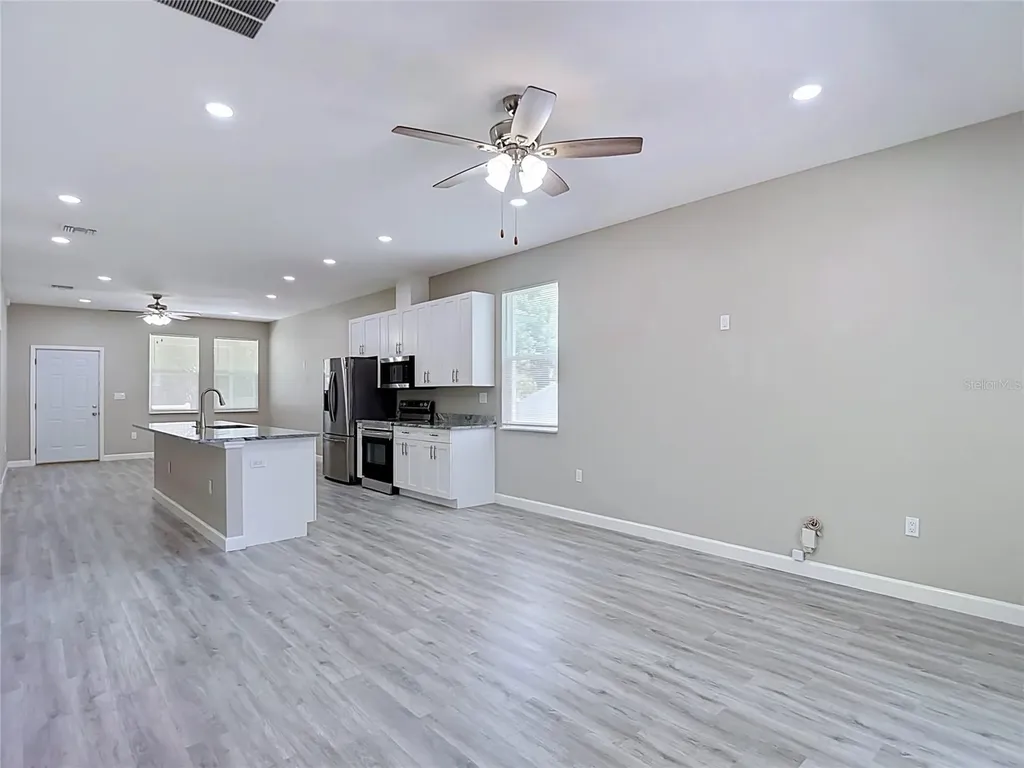 509 E Lake Avenue Tampa FL 33603
