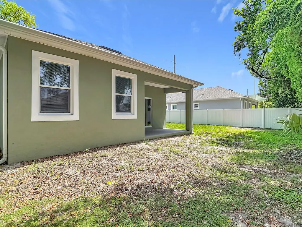 509 E Lake Avenue Tampa FL 33603