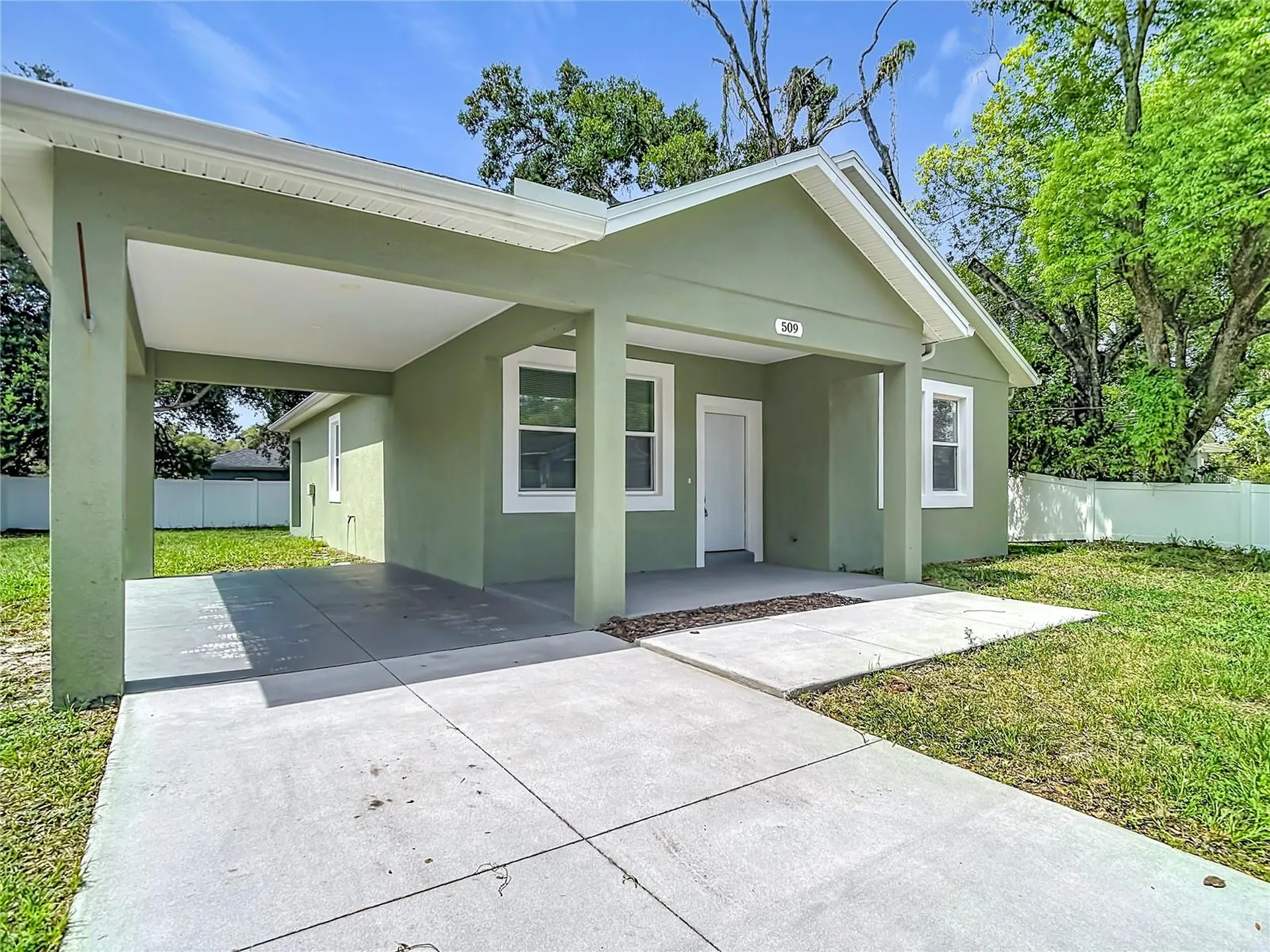 509 E Lake Avenue Tampa FL 33603